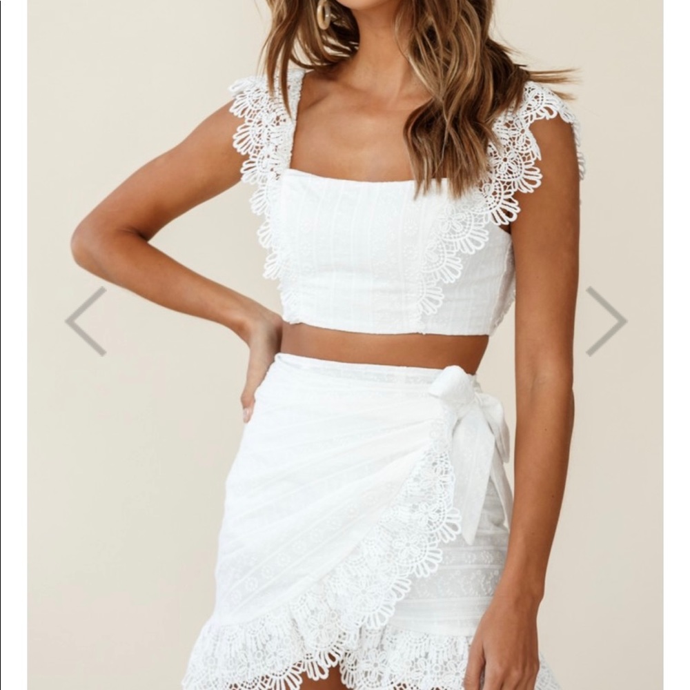 Selfie Leslie-Sonnet Lace Crop Top white